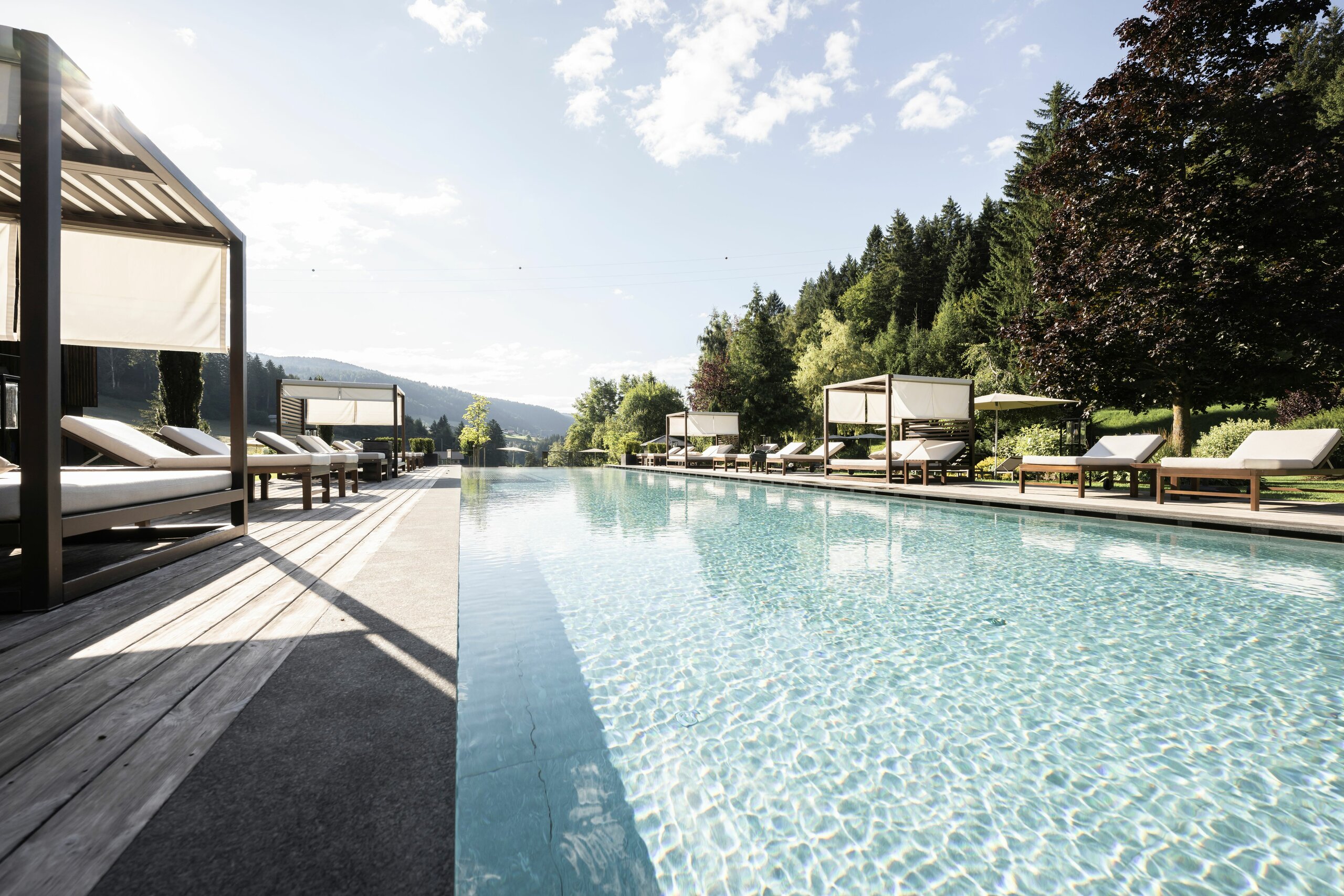 Hotel mit Pool, Meran, und Badeteich im Hotel Viktoria Hotel mit Pool, Meran, und Badeteich im Hotel Viktoria