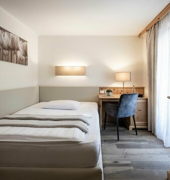 Hotel con piscina, Merano, laghetto all'Hotel Viktoria