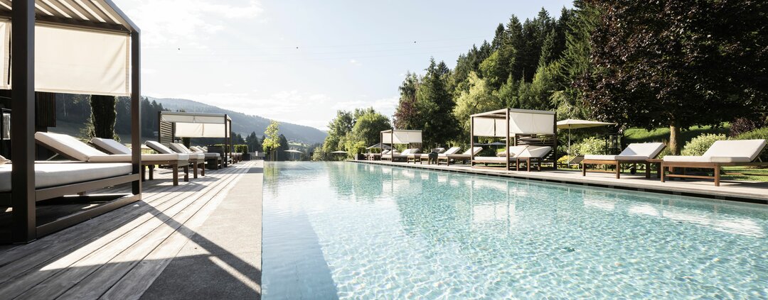 Hotel mit Pool, Meran, und Badeteich im Hotel Viktoria Hotel mit Pool, Meran, und Badeteich im Hotel Viktoria
