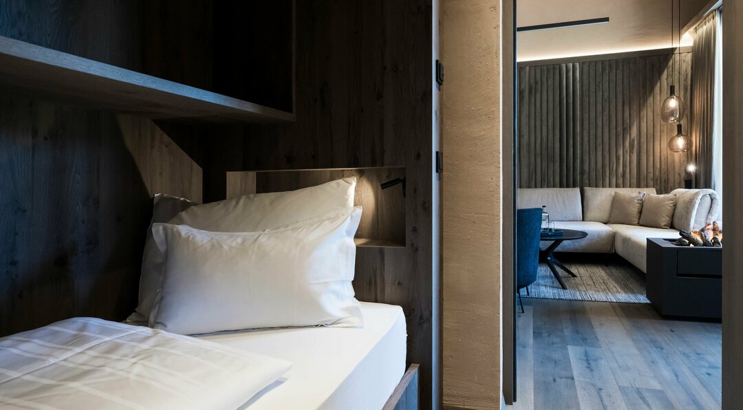 Hotel con piscina, Merano, laghetto all'Hotel Viktoria